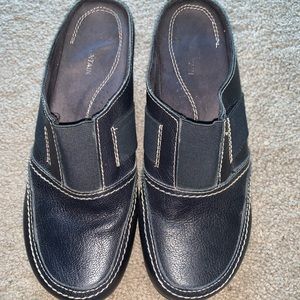 Navy Blue White Mountain Clogs